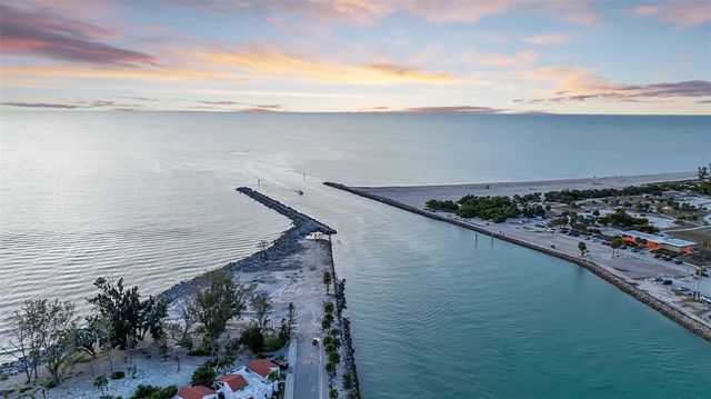 1555 TARPON CENTER DRIVE 214, Venice, FL 34285