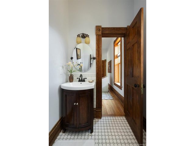 2536 N Gilpin St, Denver, CO 80205