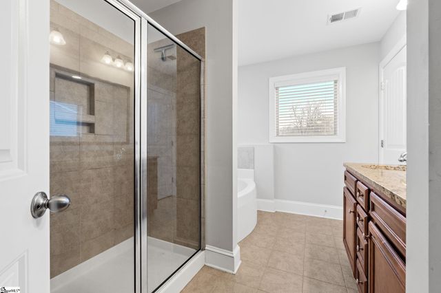 25 Donemere Way, Fountain Inn, SC 29644