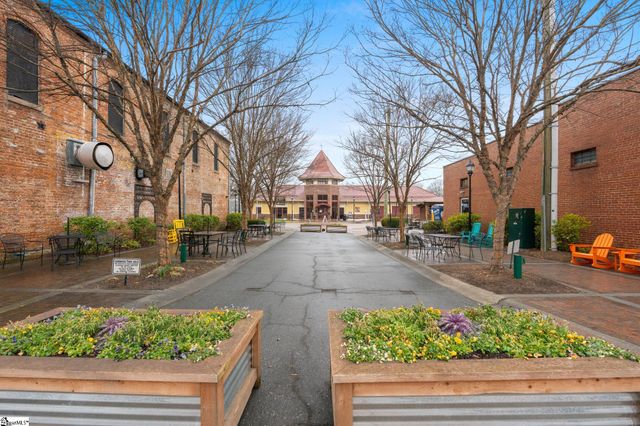 25 Donemere Way, Fountain Inn, SC 29644