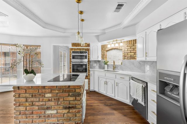 6501 Lake Side Circle, North Richland Hills, TX 76180