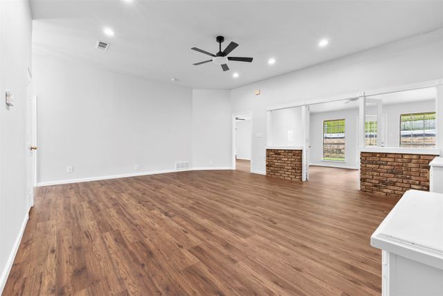 6501 Lake Side Circle, North Richland Hills, TX 76180