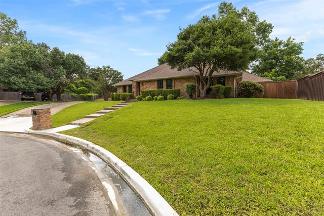 6501 Lake Side Circle, North Richland Hills, TX 76180