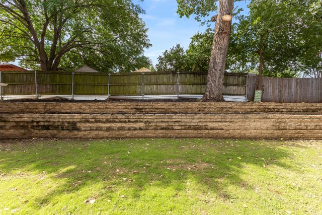 6501 Lake Side Circle, North Richland Hills, TX 76180
