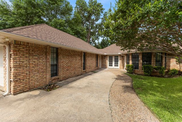 6501 Lake Side Circle, North Richland Hills, TX 76180