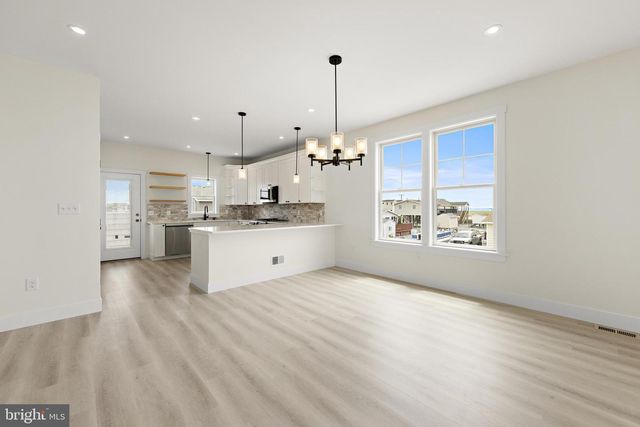 1131 S GREEN ST, Tuckerton, NJ 08087