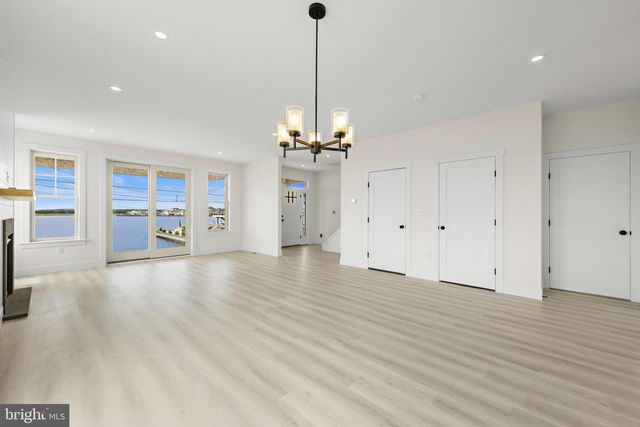 1131 S GREEN ST, Tuckerton, NJ 08087