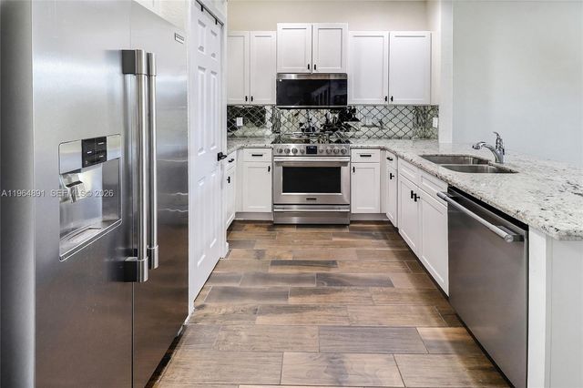 4204 N Dixie Hwy 2, Oakland Park, FL 33334