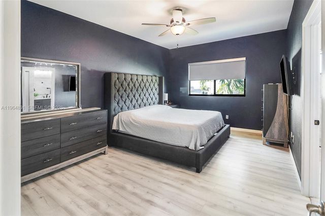 4204 N Dixie Hwy 2, Oakland Park, FL 33334