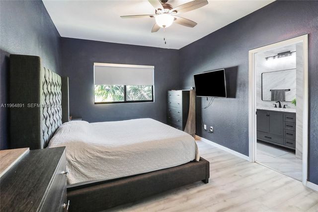 4204 N Dixie Hwy 2, Oakland Park, FL 33334