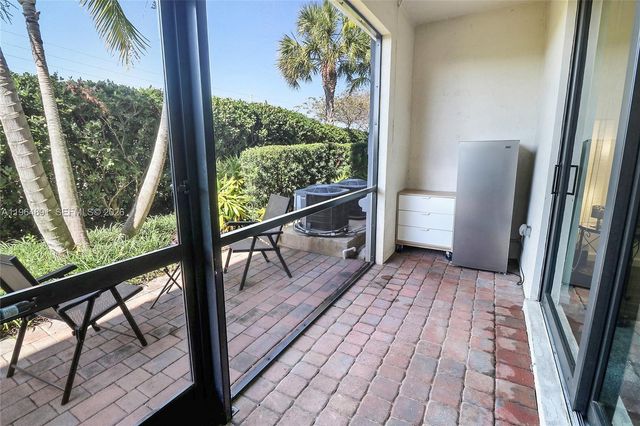 4204 N Dixie Hwy 2, Oakland Park, FL 33334