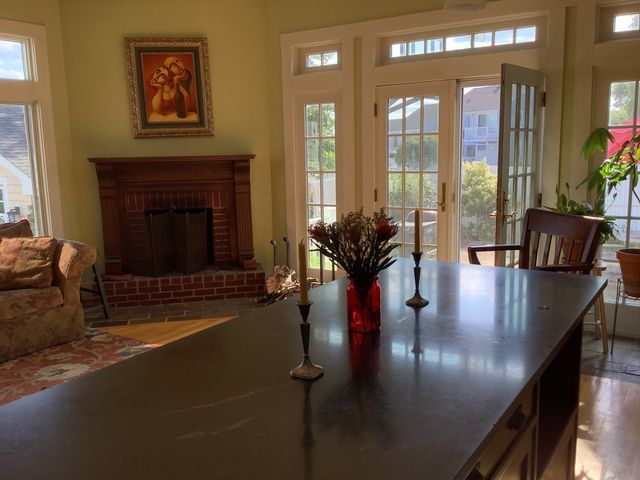 11 Bluff Rd, Hull, MA 02045