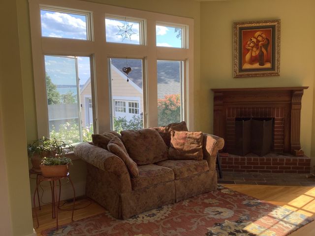 11 Bluff Rd, Hull, MA 02045