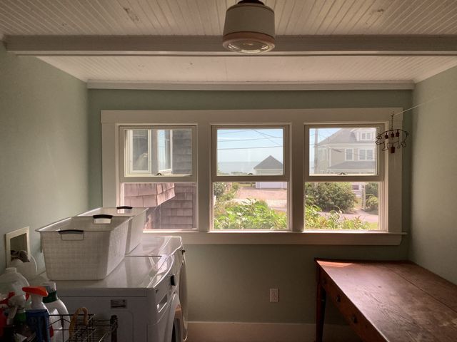 11 Bluff Rd, Hull, MA 02045