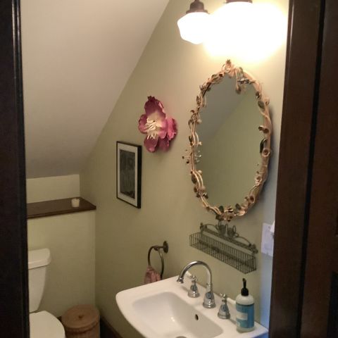 11 Bluff Rd, Hull, MA 02045
