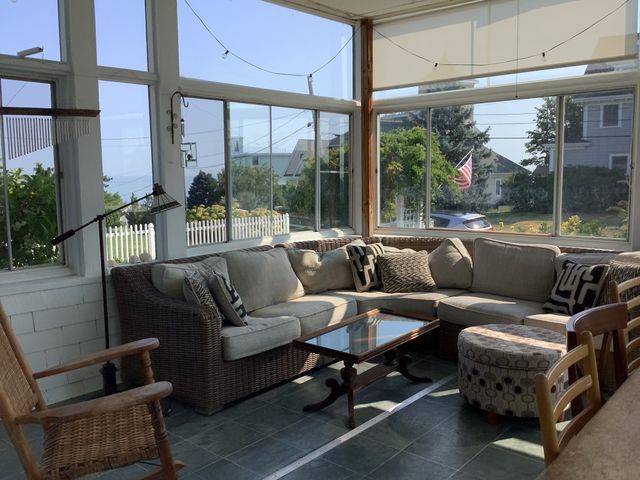 11 Bluff Rd, Hull, MA 02045
