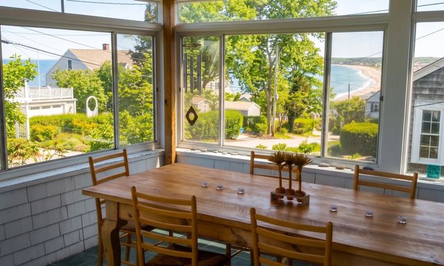 11 Bluff Rd, Hull, MA 02045