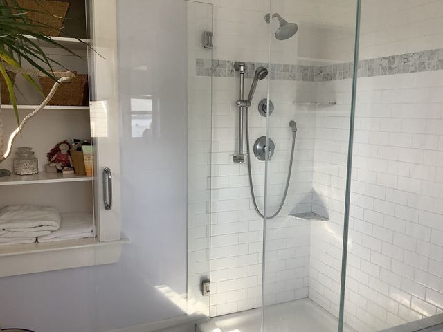 11 Bluff Rd, Hull, MA 02045