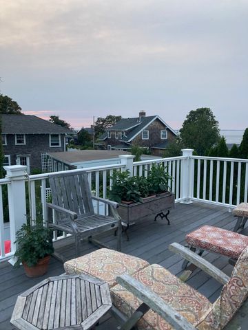 11 Bluff Rd, Hull, MA 02045