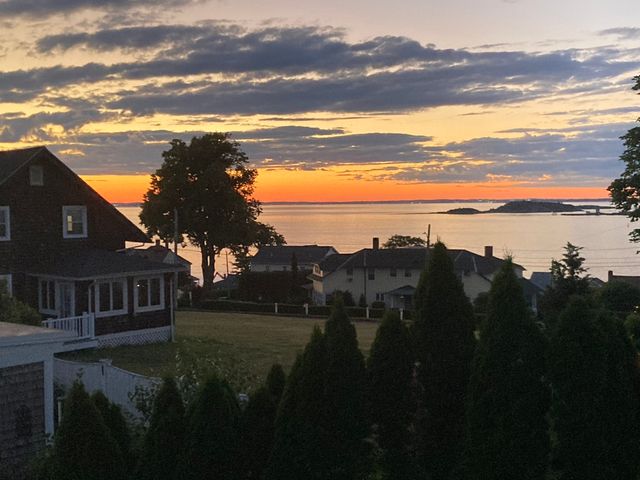 11 Bluff Rd, Hull, MA 02045