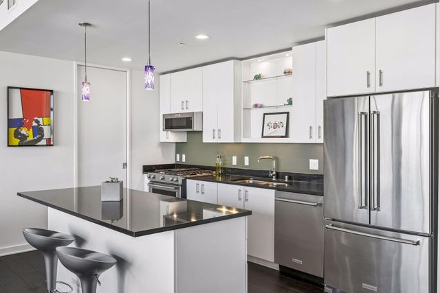 45 University Avenue SE 403, Minneapolis, MN 55414