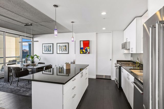 45 University Avenue SE 403, Minneapolis, MN 55414
