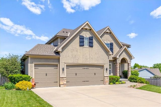 1404 SW 41st Circle, Lee's Summit, MO 64082