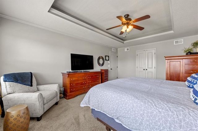 1404 SW 41st Circle, Lee's Summit, MO 64082