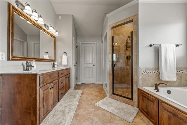 1404 SW 41st Circle, Lee's Summit, MO 64082