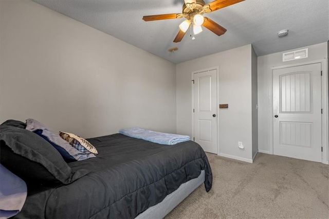 1404 SW 41st Circle, Lee's Summit, MO 64082