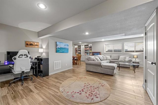 1404 SW 41st Circle, Lee's Summit, MO 64082