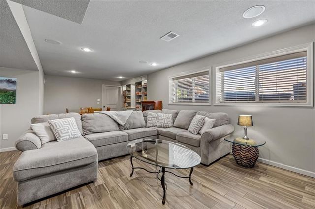 1404 SW 41st Circle, Lee's Summit, MO 64082