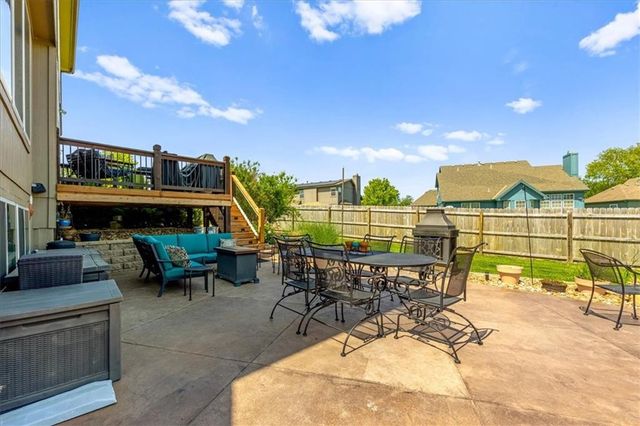 1404 SW 41st Circle, Lee's Summit, MO 64082