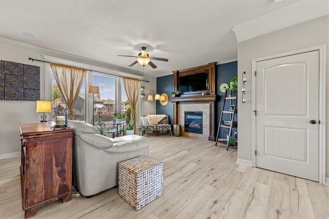 1404 SW 41st Circle, Lee's Summit, MO 64082