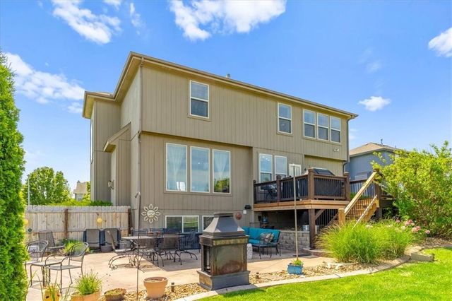 1404 SW 41st Circle, Lee's Summit, MO 64082