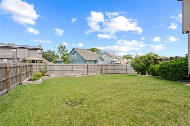 1404 SW 41st Circle, Lee's Summit, MO 64082