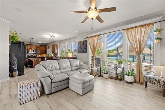 1404 SW 41st Circle, Lee's Summit, MO 64082