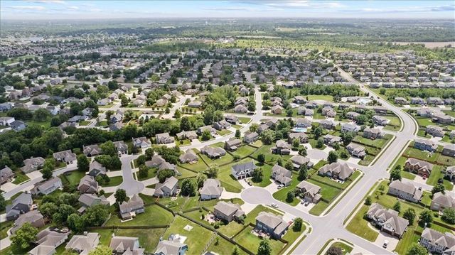1404 SW 41st Circle, Lee's Summit, MO 64082