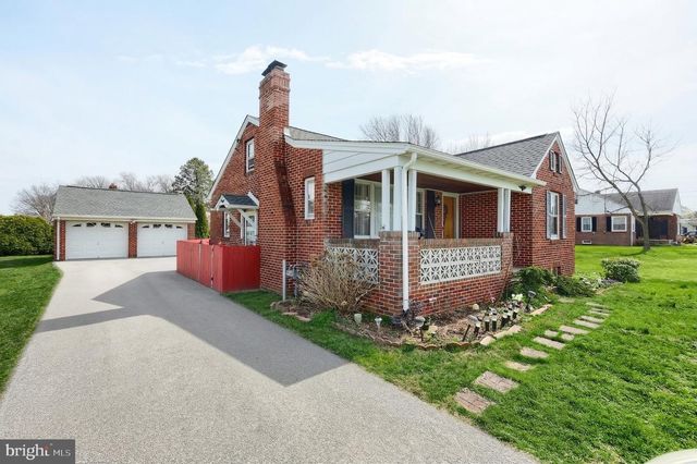 2208 GRANDVIEW RD, Hanover, PA 17331