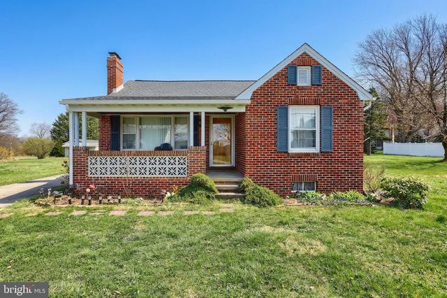 2208 GRANDVIEW RD, Hanover, PA 17331
