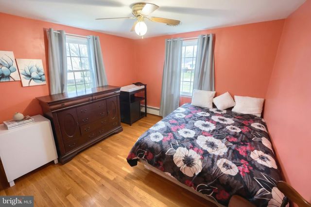 2208 GRANDVIEW RD, Hanover, PA 17331