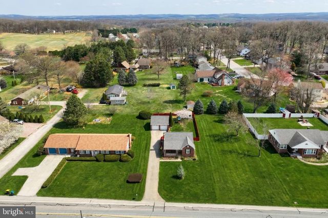 2208 GRANDVIEW RD, Hanover, PA 17331