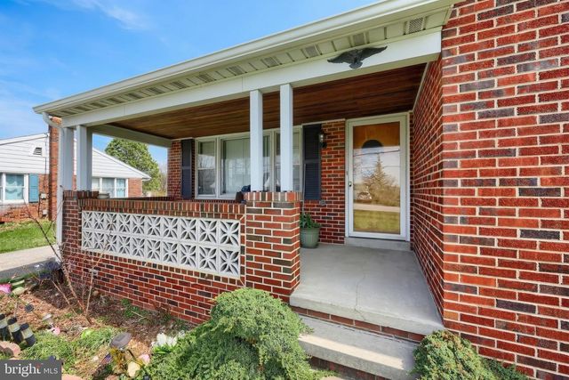 2208 GRANDVIEW RD, Hanover, PA 17331