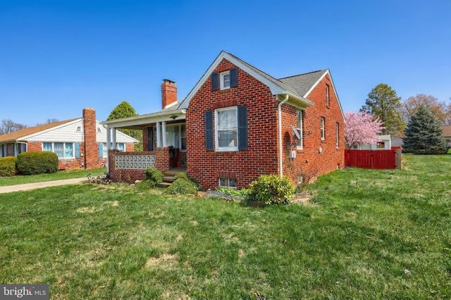 2208 GRANDVIEW RD, Hanover, PA 17331