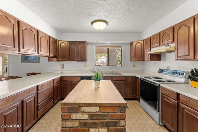 550 E BASS Road, Wickenburg, AZ 85390