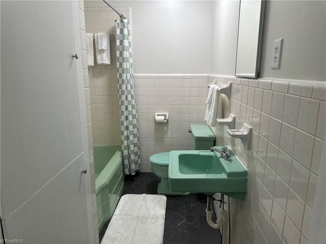 818 W Lebanon Street, Mount Airy, NC 27030