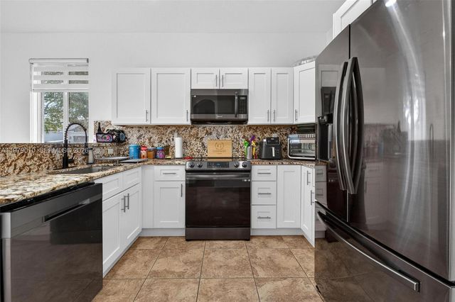 21143 SW 92nd Pl, Cutler Bay, FL 33189