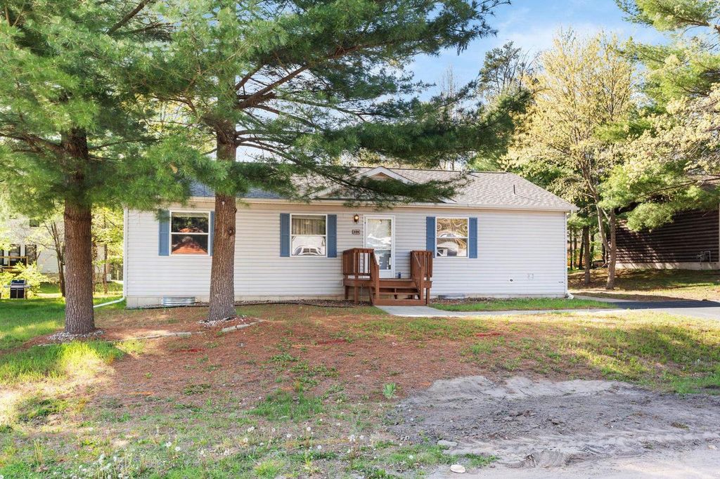 249 Berry Drive, Wisconsin Dells, WI 53965