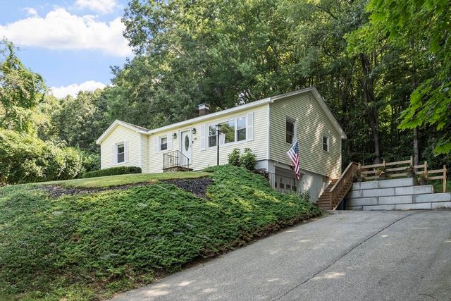 149 North St, East Brookfield, MA 01515