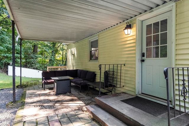 149 North St, East Brookfield, MA 01515